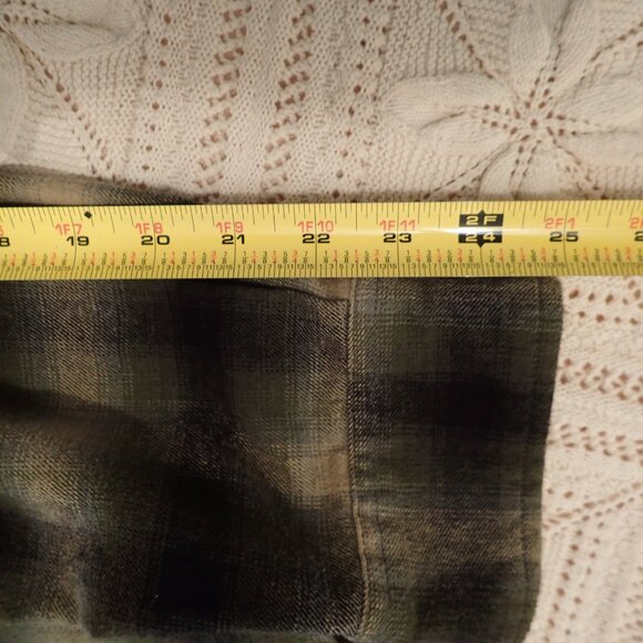 Men's Medium Green Flanned Button Down Shirt - Picture 6 of 6